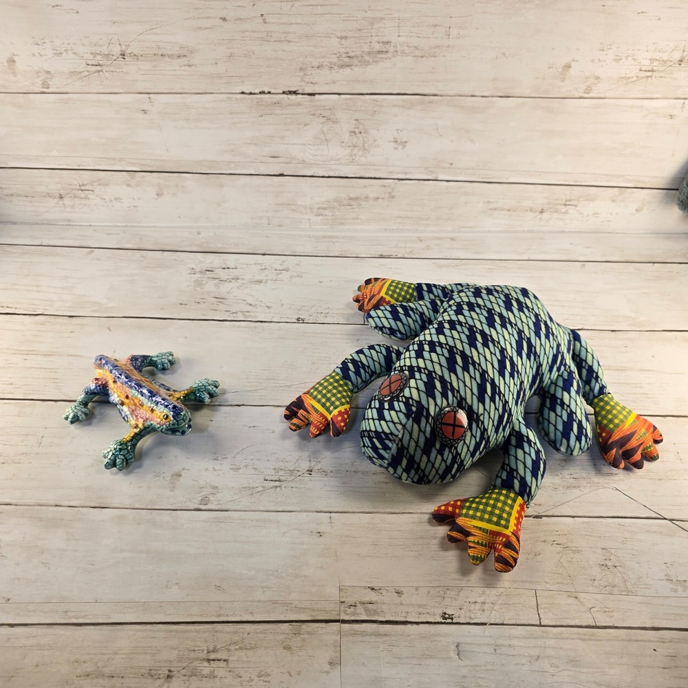 Serra Ceramic Mosaic Lizard Figurine & Patterned Plush Frog Set 2pc Collectible